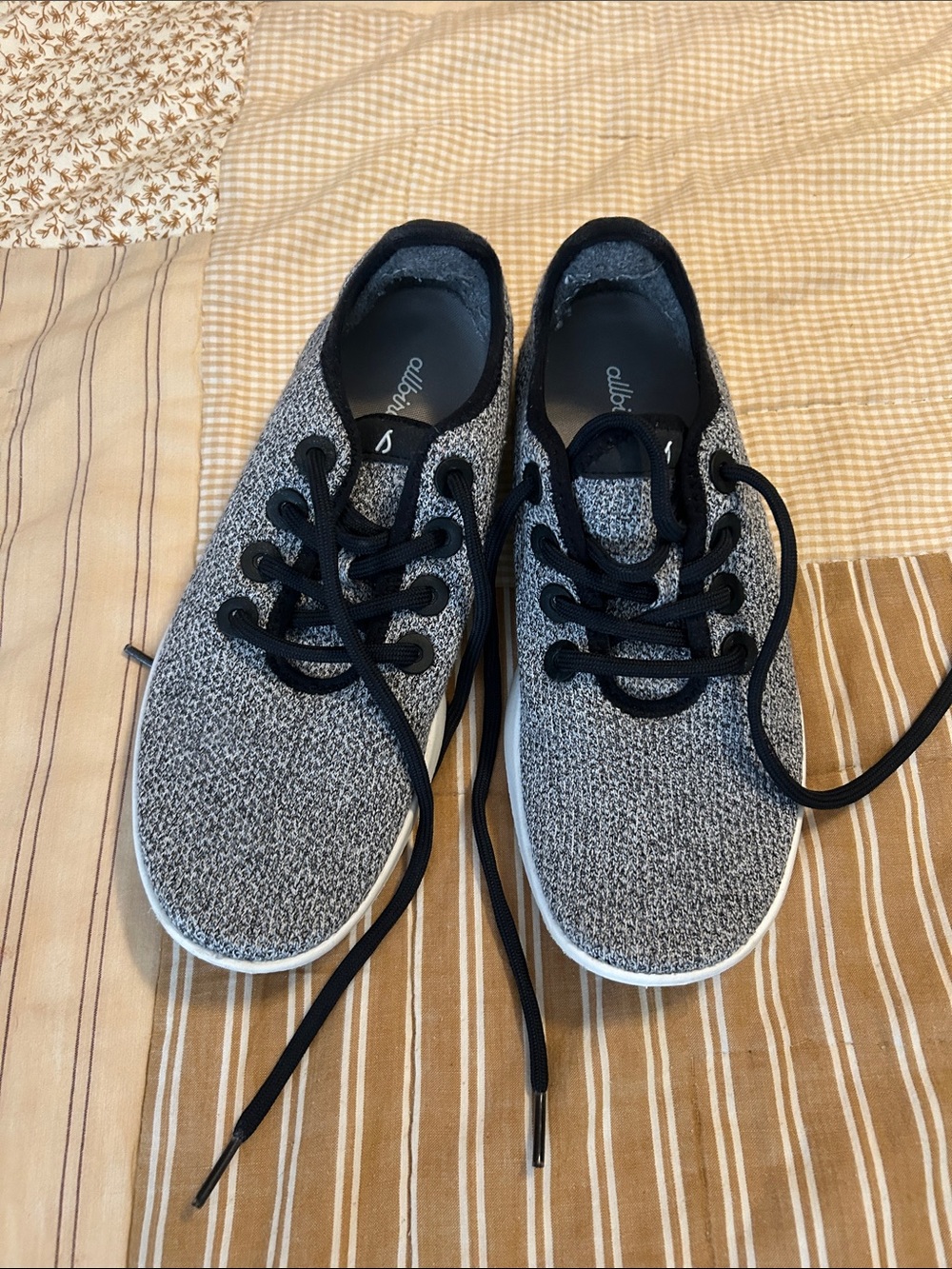 Allbirds tree runner blizzard/natural black athletic tennis shoes women’s size 8